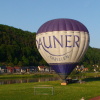 Der Ballon ist gefüllt - gleich hebt er ab